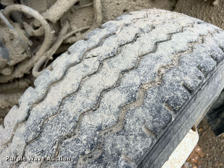 image for item NM9001 2002 International 2554 dump truck