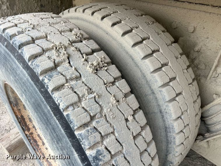 image for item NM9001 2002 International 2554 dump truck