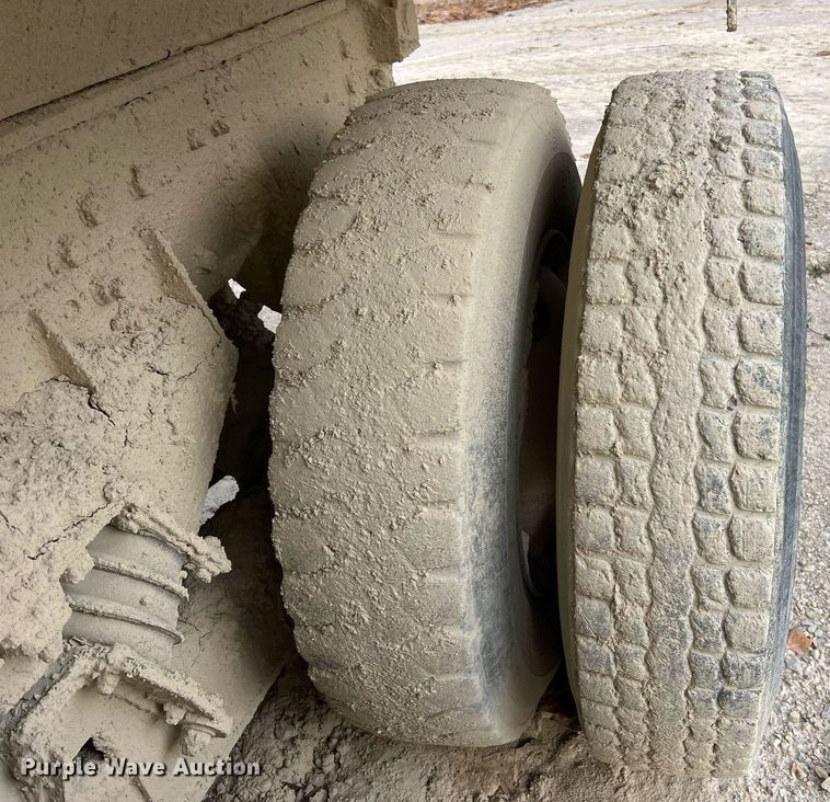 image for item NM9001 2002 International 2554 dump truck