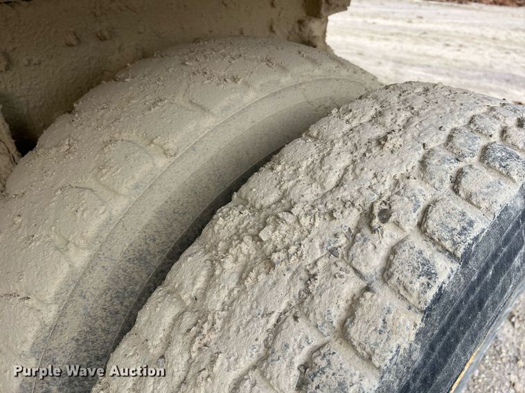 image for item NM9001 2002 International 2554 dump truck