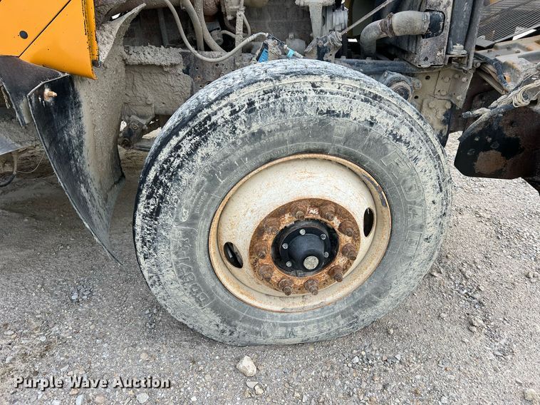 image for item NM9001 2002 International 2554 dump truck