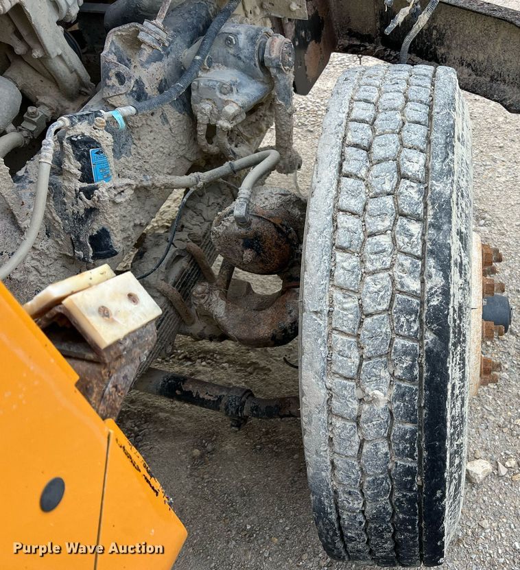 image for item NM9001 2002 International 2554 dump truck