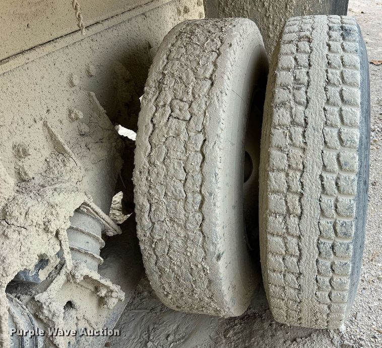 image for item NM9001 2002 International 2554 dump truck