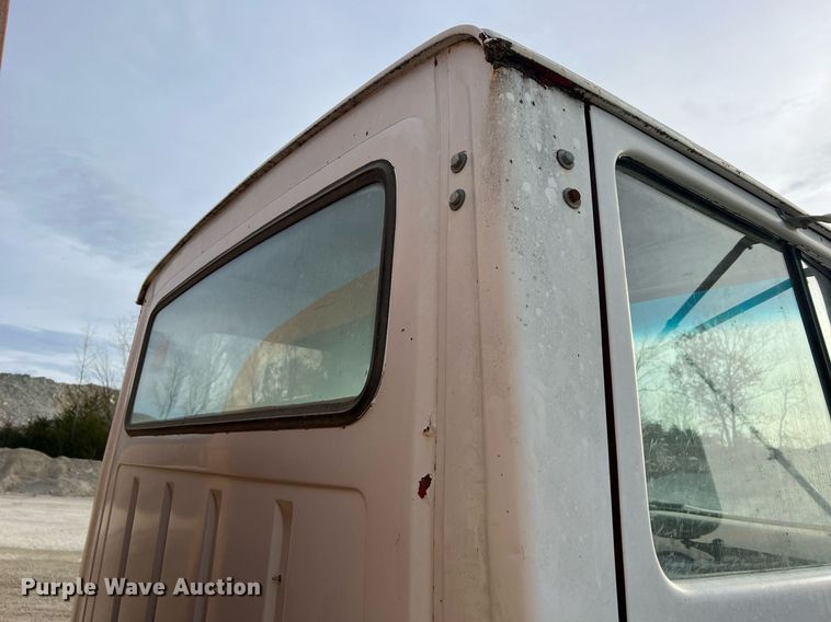 image for item NM9002 1982 Ford L8000 water truck