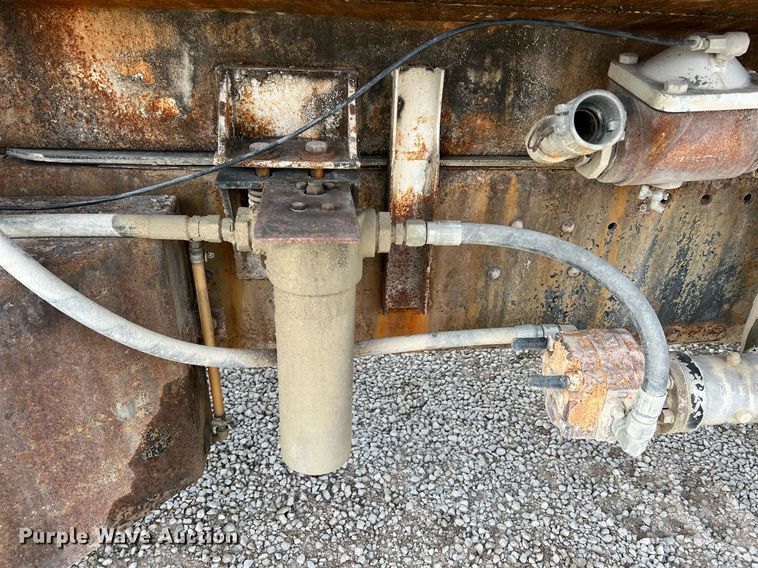 image for item NM9002 1982 Ford L8000 water truck