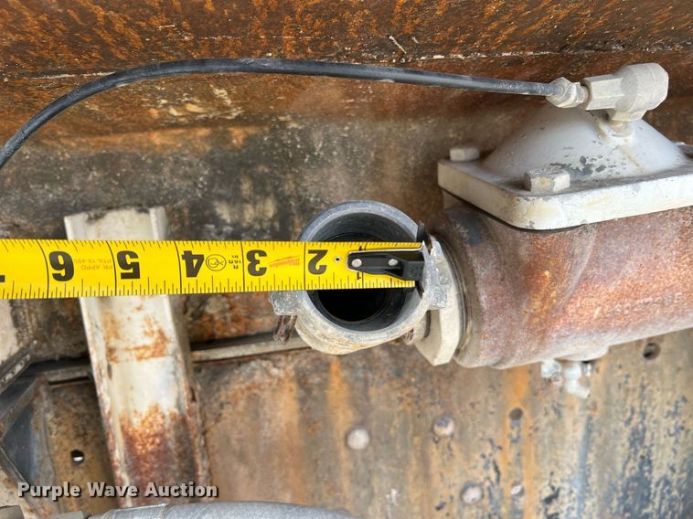 image for item NM9002 1982 Ford L8000 water truck