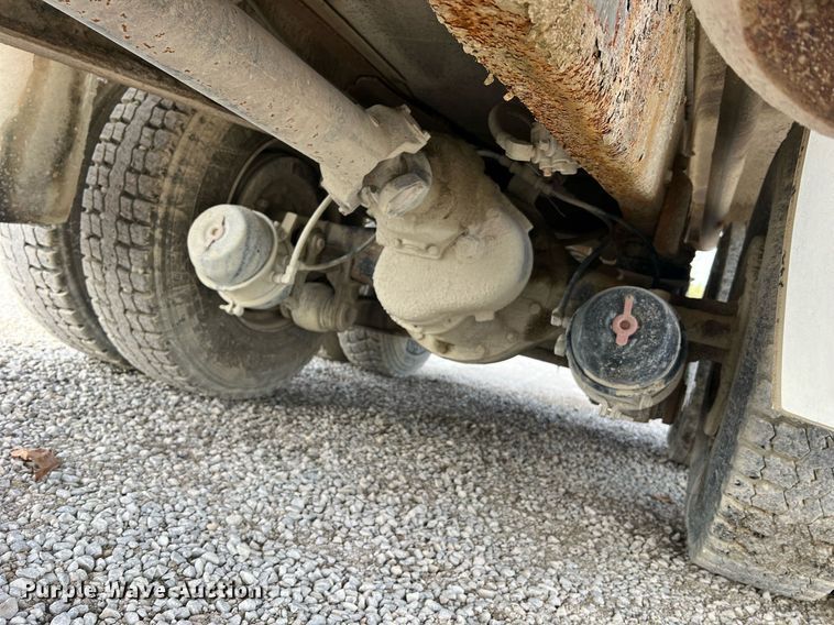 image for item NM9002 1982 Ford L8000 water truck