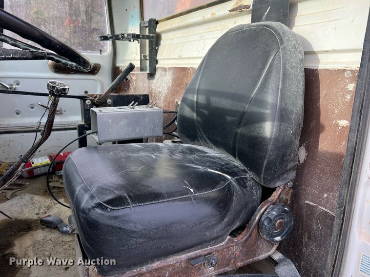 image for item NM9002 1982 Ford L8000 water truck