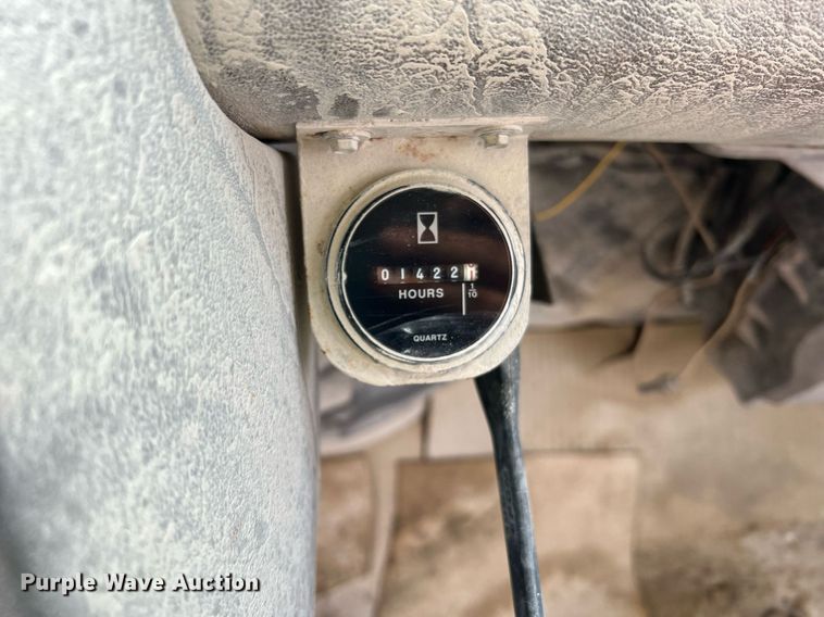 image for item NM9002 1982 Ford L8000 water truck