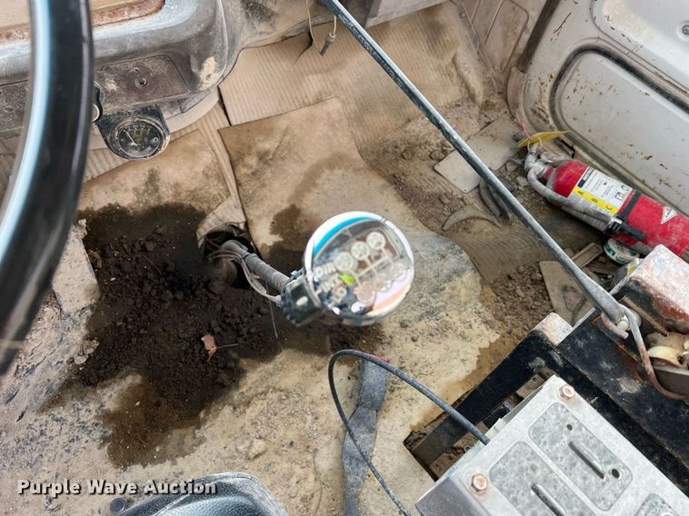 image for item NM9002 1982 Ford L8000 water truck