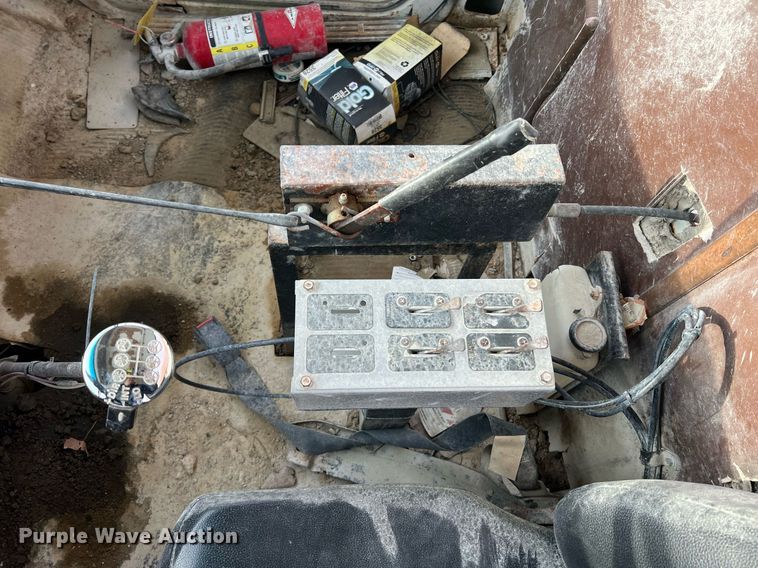 image for item NM9002 1982 Ford L8000 water truck