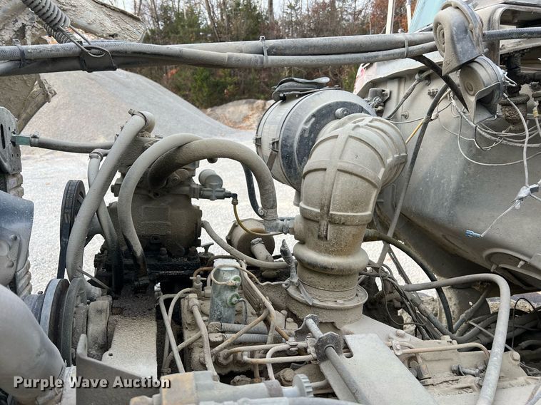 image for item NM9002 1982 Ford L8000 water truck