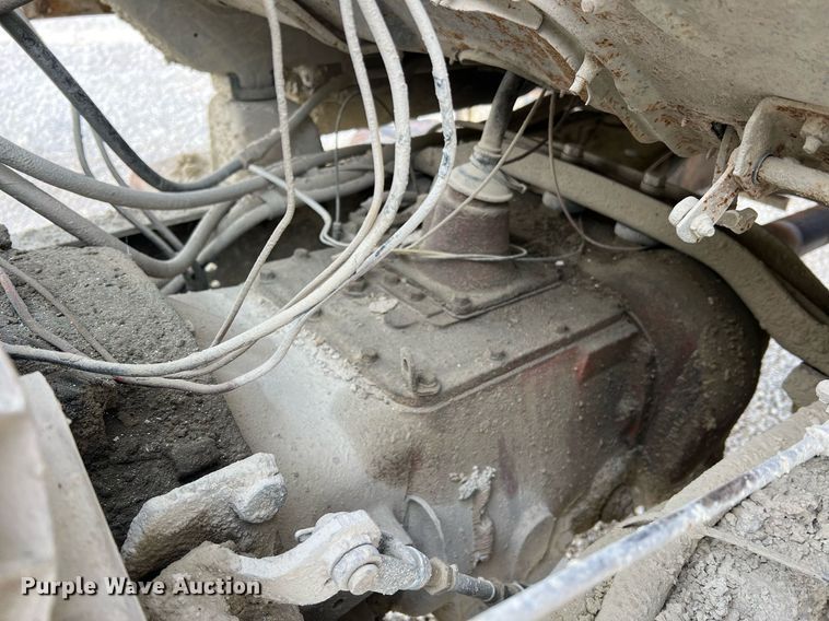 image for item NM9002 1982 Ford L8000 water truck