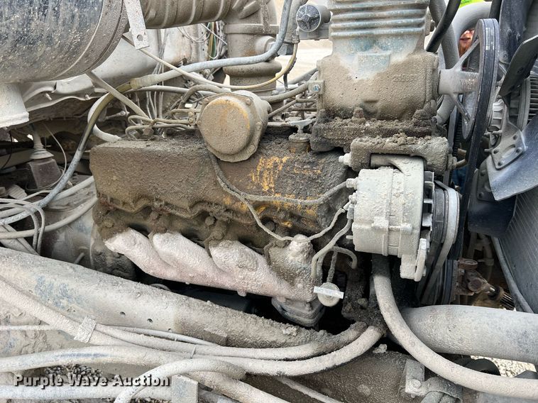 image for item NM9002 1982 Ford L8000 water truck