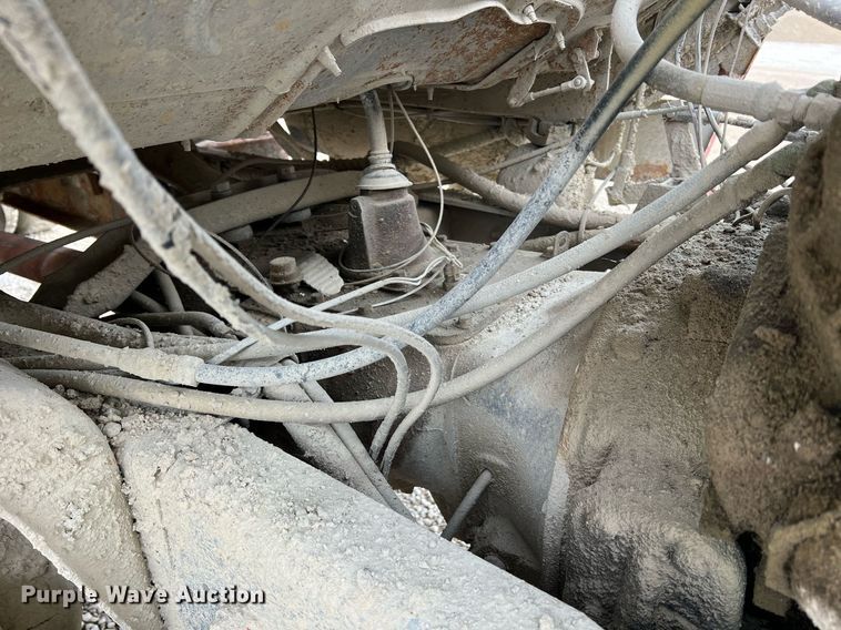 image for item NM9002 1982 Ford L8000 water truck