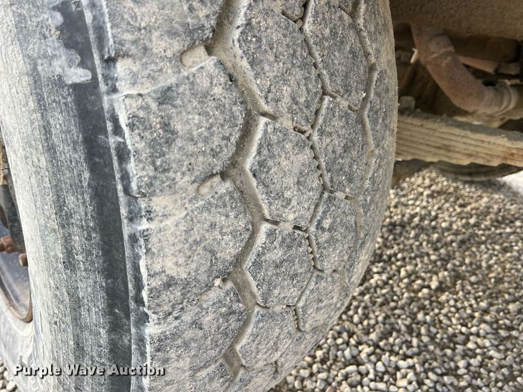 image for item NM9002 1982 Ford L8000 water truck