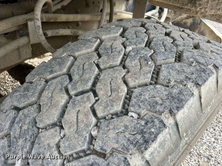 image for item NM9002 1982 Ford L8000 water truck