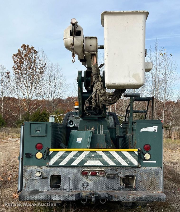 image for item NM9003 1995 Ford F800  bucket truck