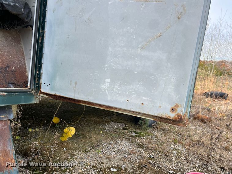 image for item NM9003 1995 Ford F800  bucket truck