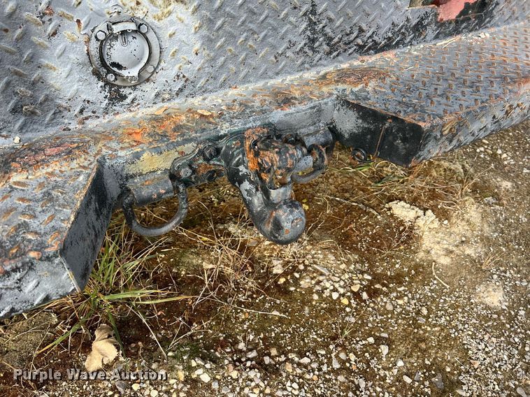 image for item NM9003 1995 Ford F800  bucket truck