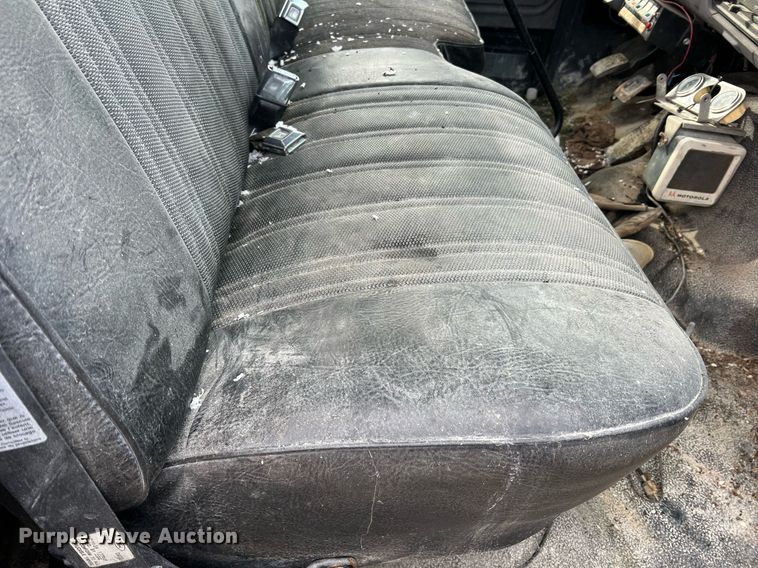 image for item NM9003 1995 Ford F800  bucket truck