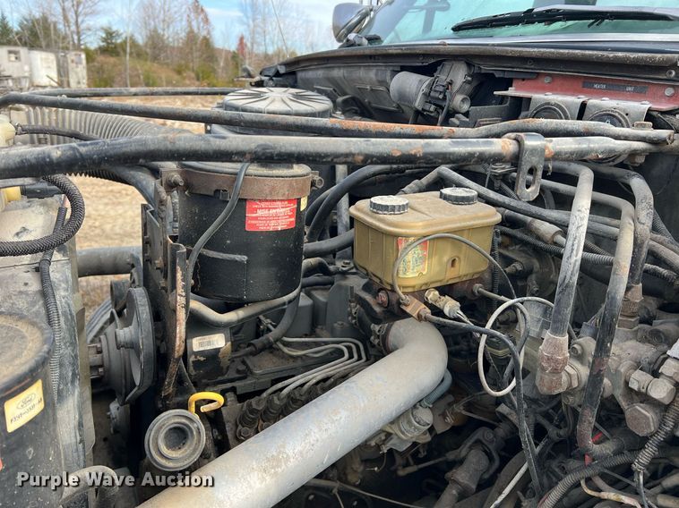 image for item NM9003 1995 Ford F800  bucket truck