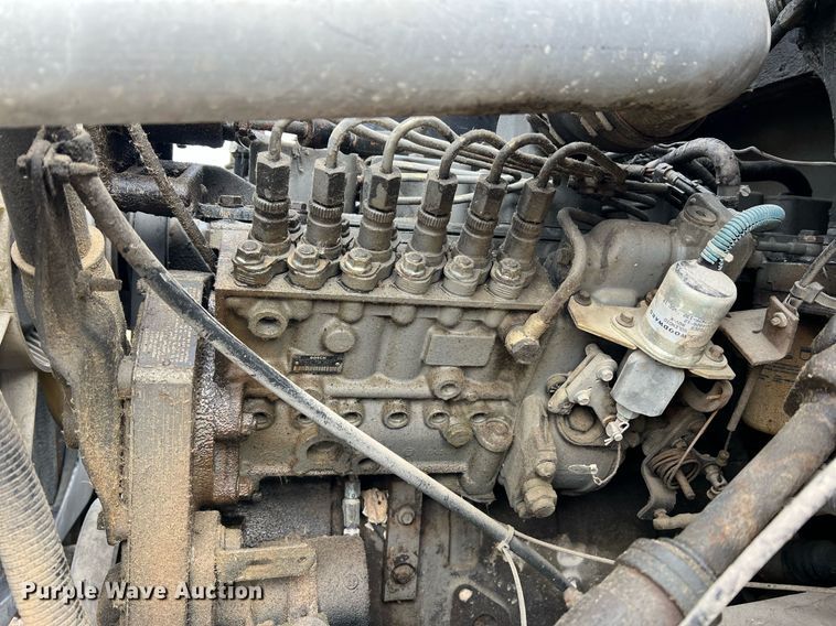 image for item NM9003 1995 Ford F800  bucket truck