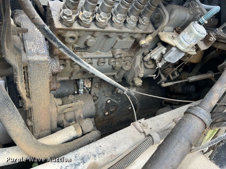 image for item NM9003 1995 Ford F800  bucket truck