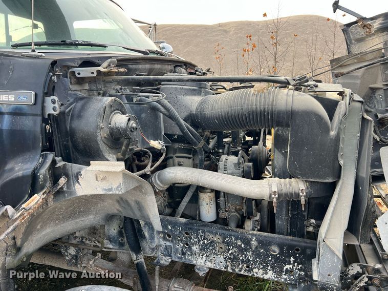 image for item NM9003 1995 Ford F800  bucket truck