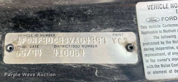 image for item NM9003 1995 Ford F800  bucket truck