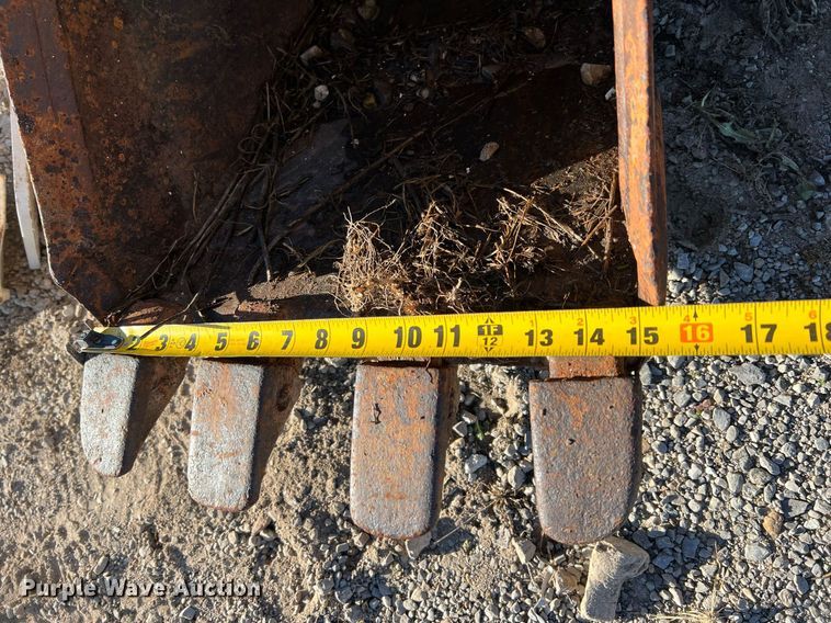 image for item NM9014 Melroe 811  skid steer backhoe