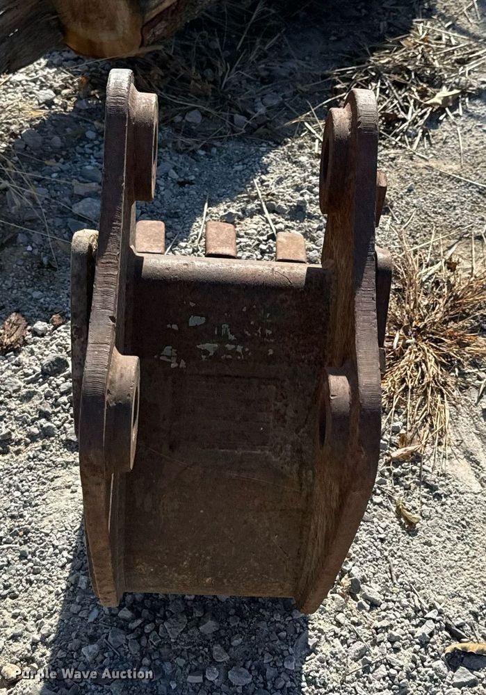 image for item NM9038 backhoe bucket