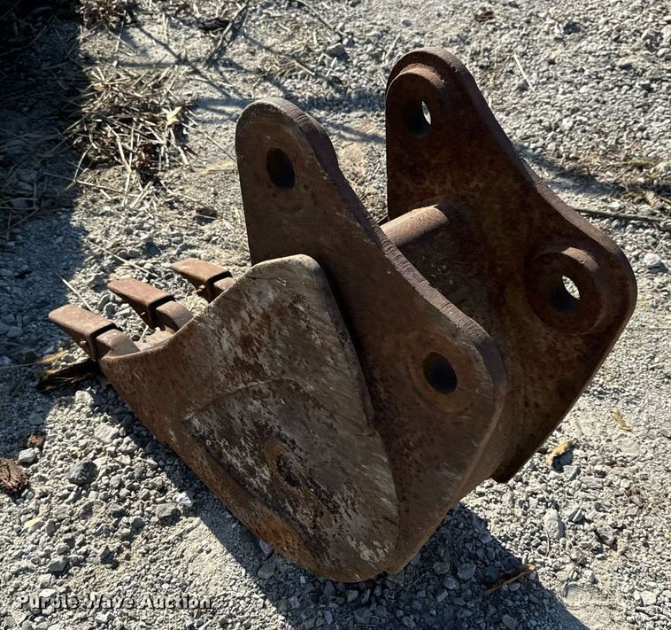 image for item NM9038 backhoe bucket