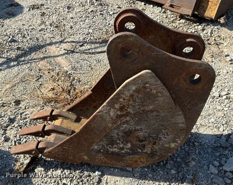 image for item NM9038 backhoe bucket