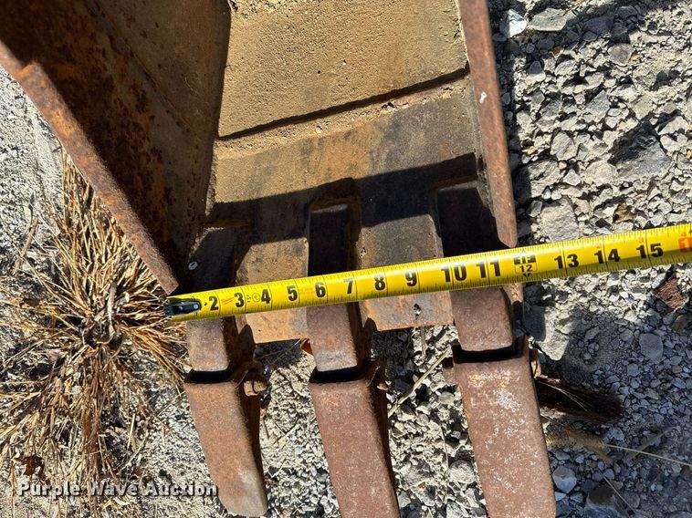 image for item NM9038 backhoe bucket