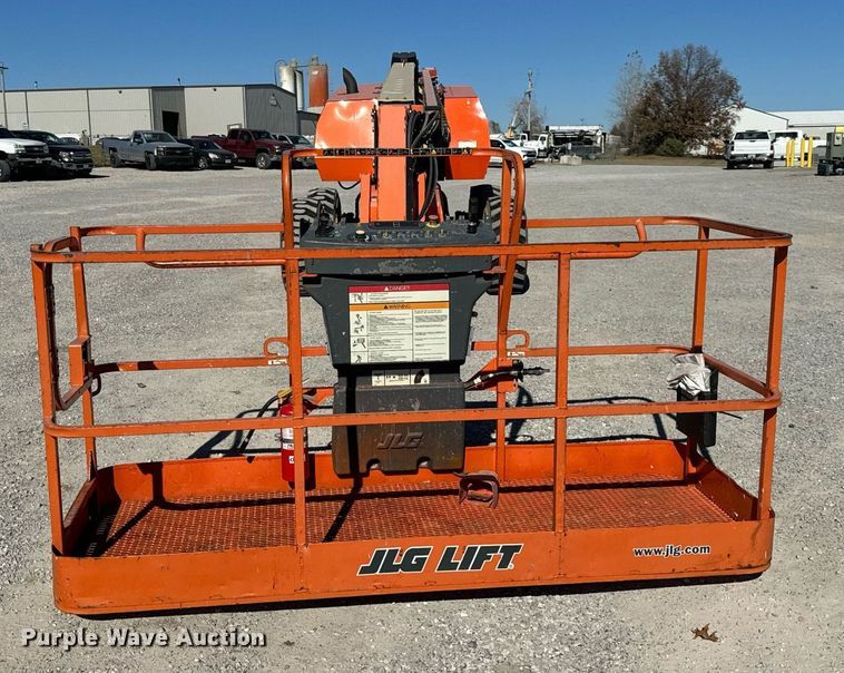 image for item NM9040 2006 JLG 660SJ  boom lift