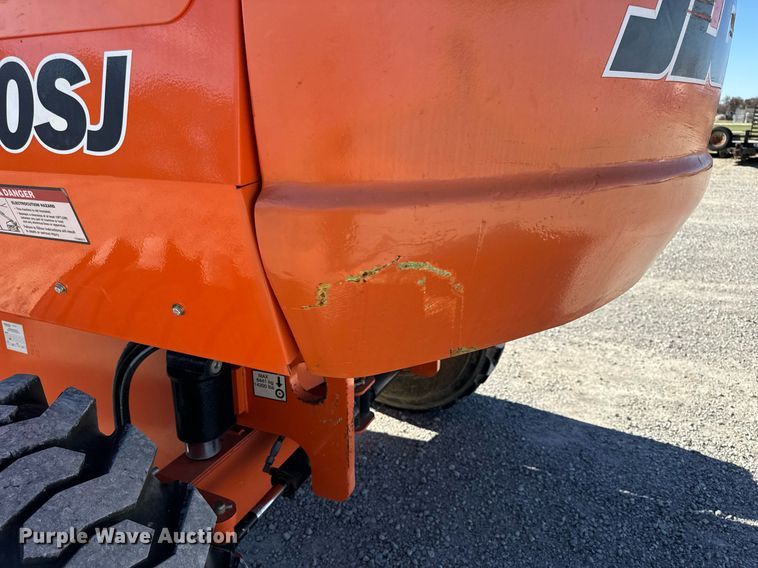 image for item NM9040 2006 JLG 660SJ  boom lift