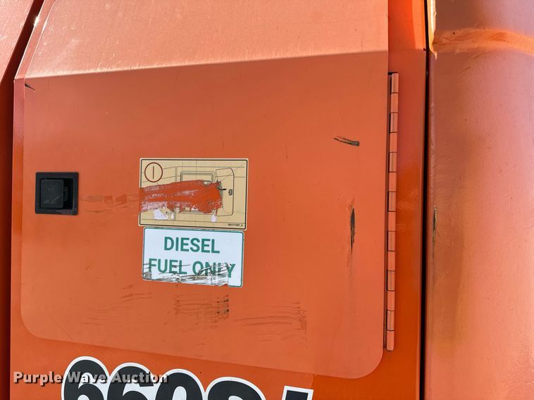 image for item NM9040 2006 JLG 660SJ  boom lift