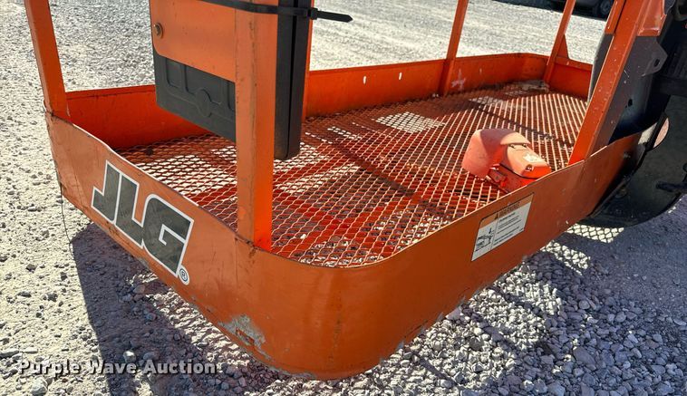 image for item NM9040 2006 JLG 660SJ  boom lift