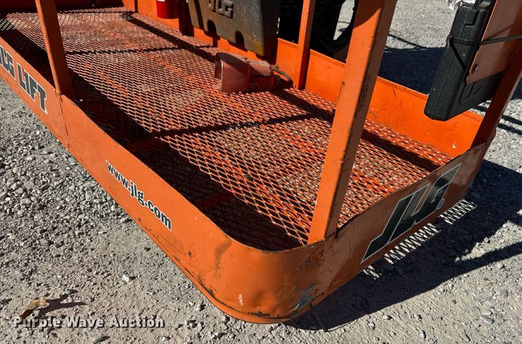 image for item NM9040 2006 JLG 660SJ  boom lift