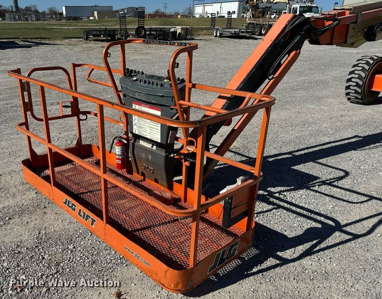 image for item NM9040 2006 JLG 660SJ  boom lift