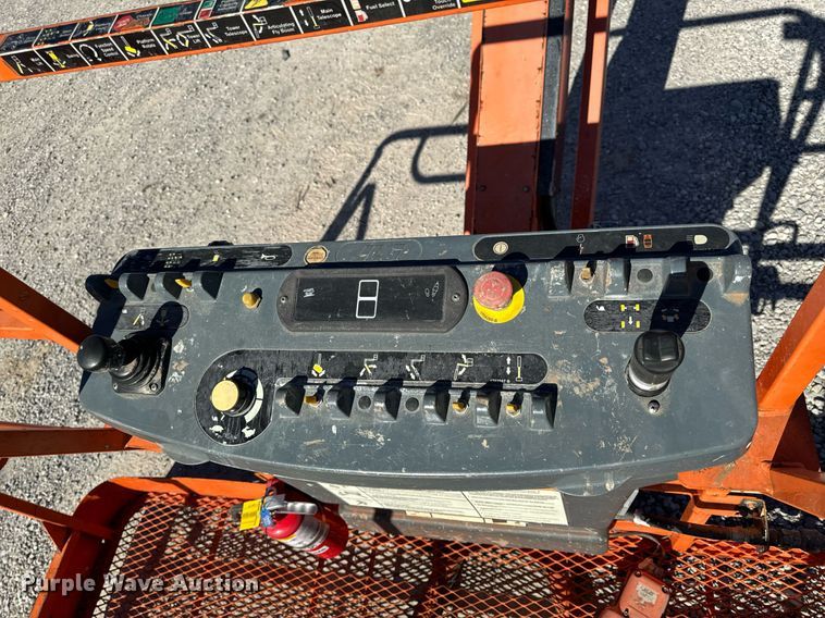 image for item NM9040 2006 JLG 660SJ  boom lift