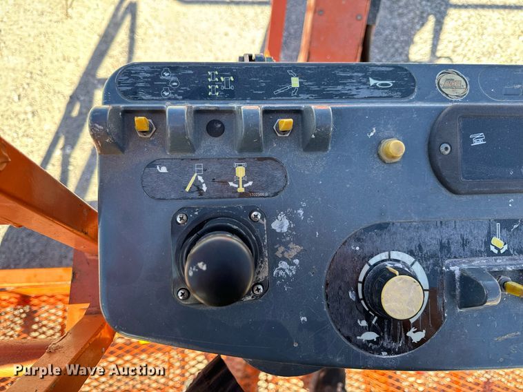 image for item NM9040 2006 JLG 660SJ  boom lift