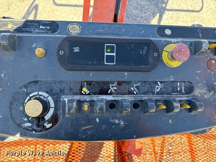 image for item NM9040 2006 JLG 660SJ  boom lift