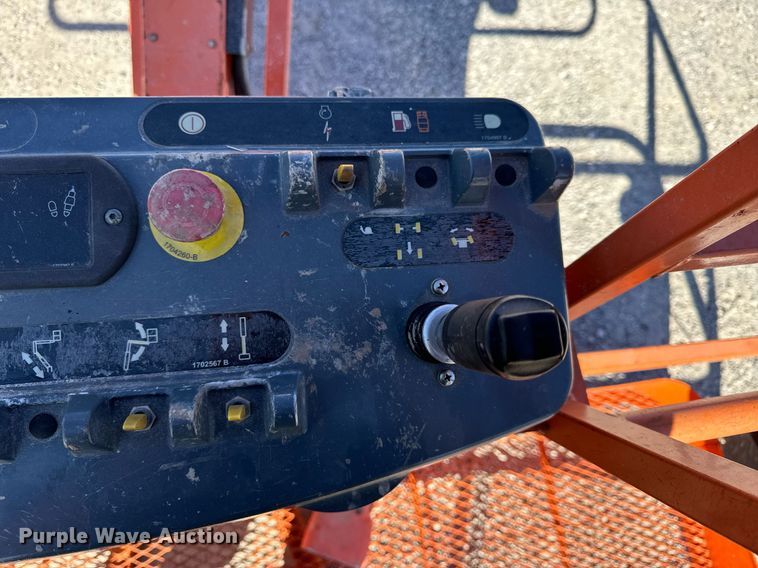 image for item NM9040 2006 JLG 660SJ  boom lift