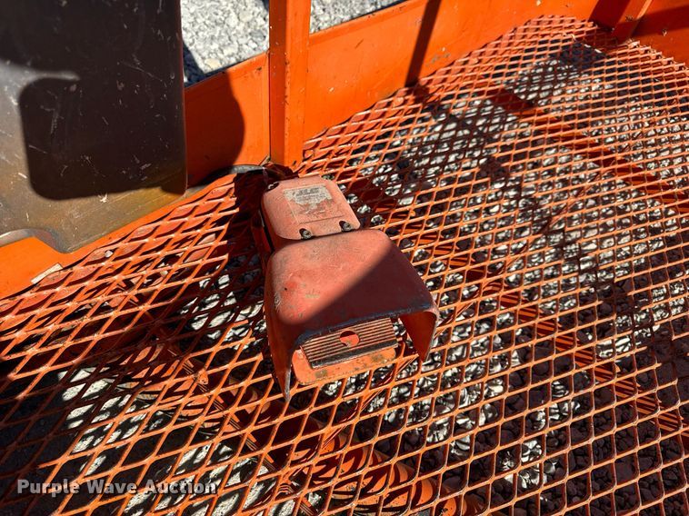 image for item NM9040 2006 JLG 660SJ  boom lift