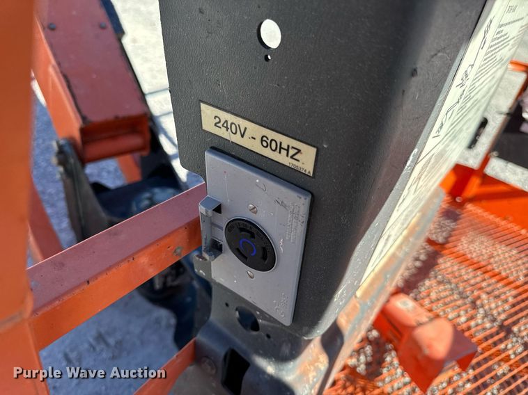 image for item NM9040 2006 JLG 660SJ  boom lift