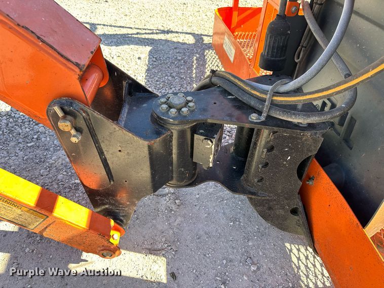 image for item NM9040 2006 JLG 660SJ  boom lift