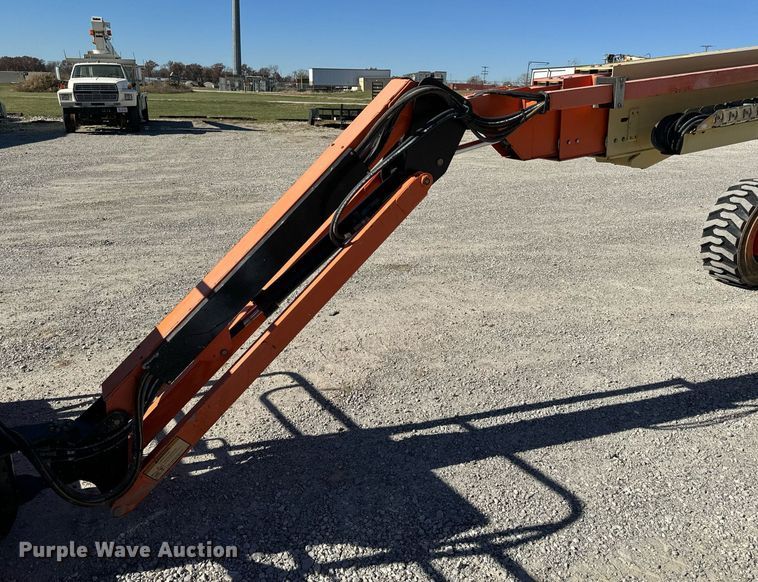 image for item NM9040 2006 JLG 660SJ  boom lift