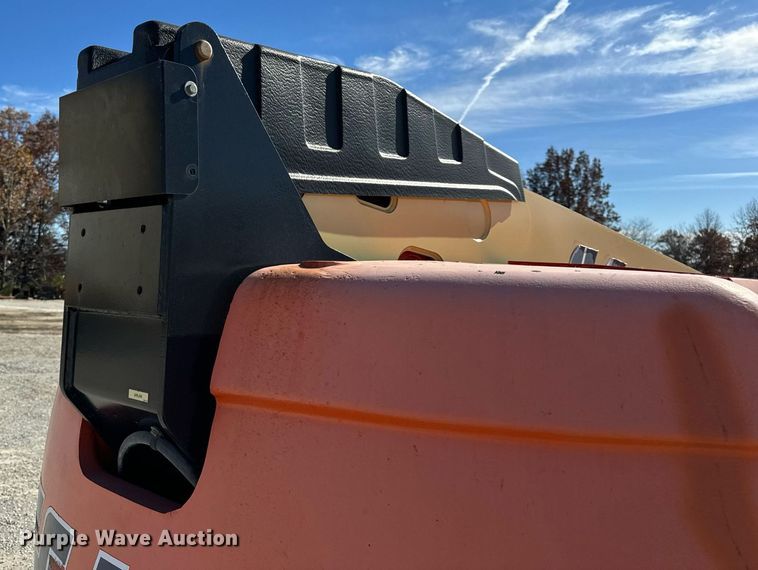 image for item NM9040 2006 JLG 660SJ  boom lift